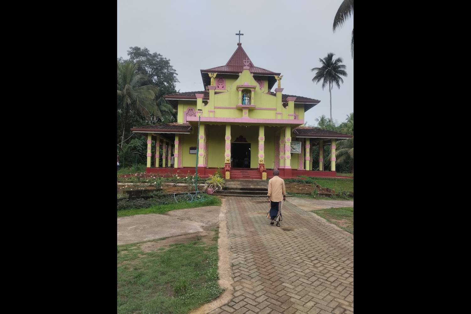 06 holy family church1500x1000
